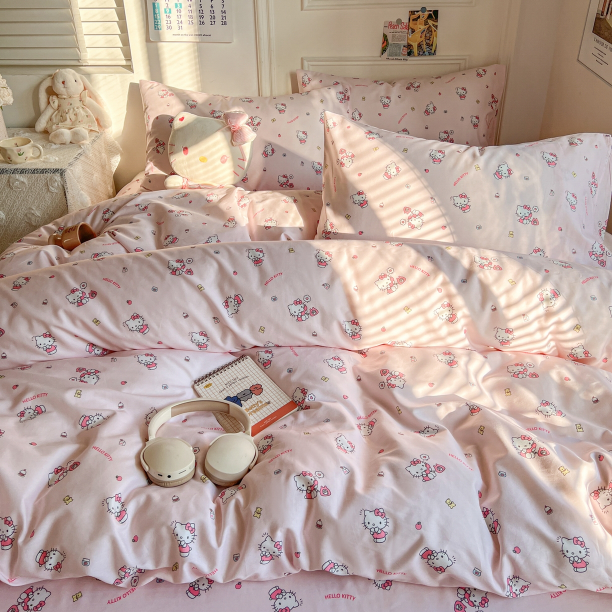 91家纺网 家纺一手货源 找家纺 耀悦家纺 2026新款纯棉四件套正版授权三丽鸥卡通床单床笠被套枕套 Hello Kitty电话