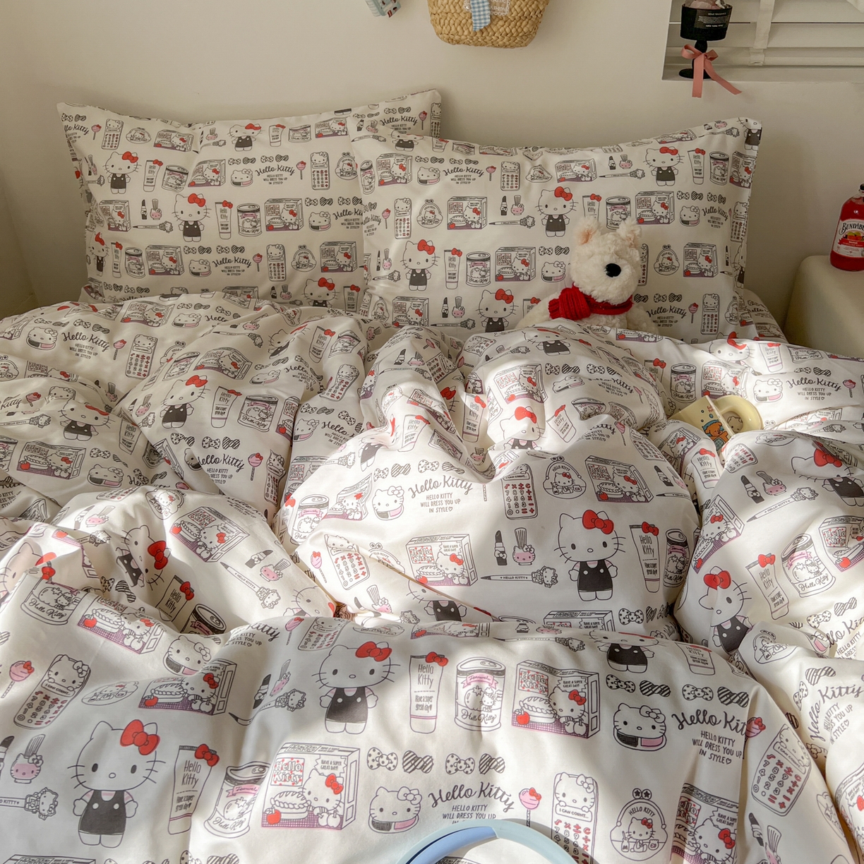 91家纺网 家纺一手货源 找家纺 耀悦家纺 2026新款纯棉四件套正版授权三丽鸥卡通床单床笠被套枕套 Hello Kitty都市