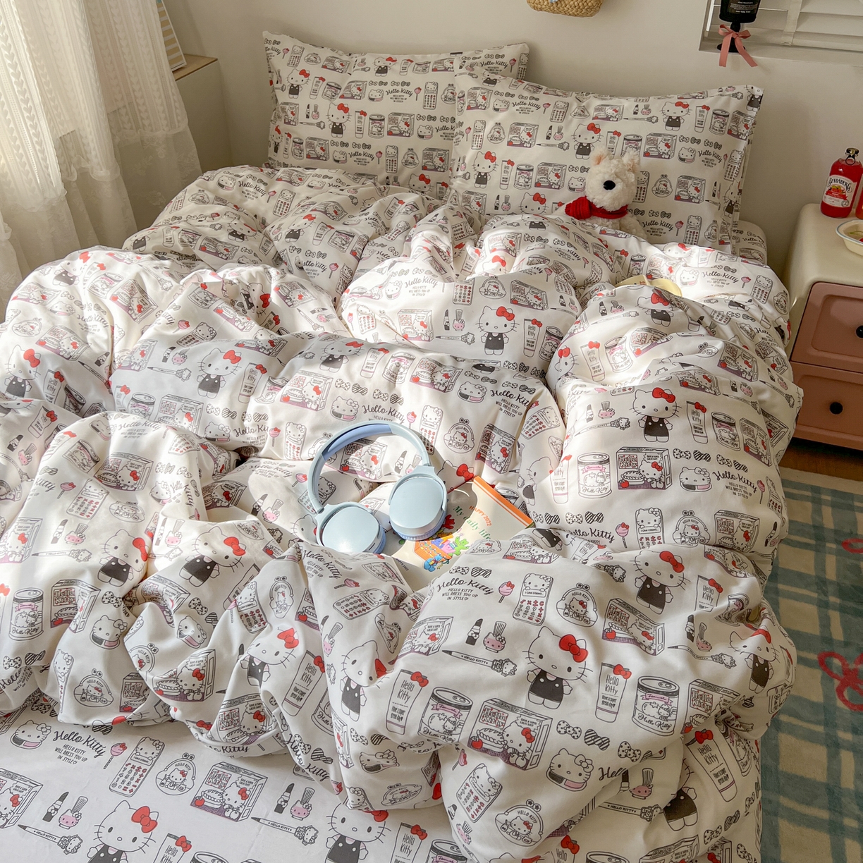 91家纺网 家纺一手货源 找家纺 耀悦家纺 2026新款纯棉四件套正版授权三丽鸥卡通床单床笠被套枕套 Hello Kitty都市
