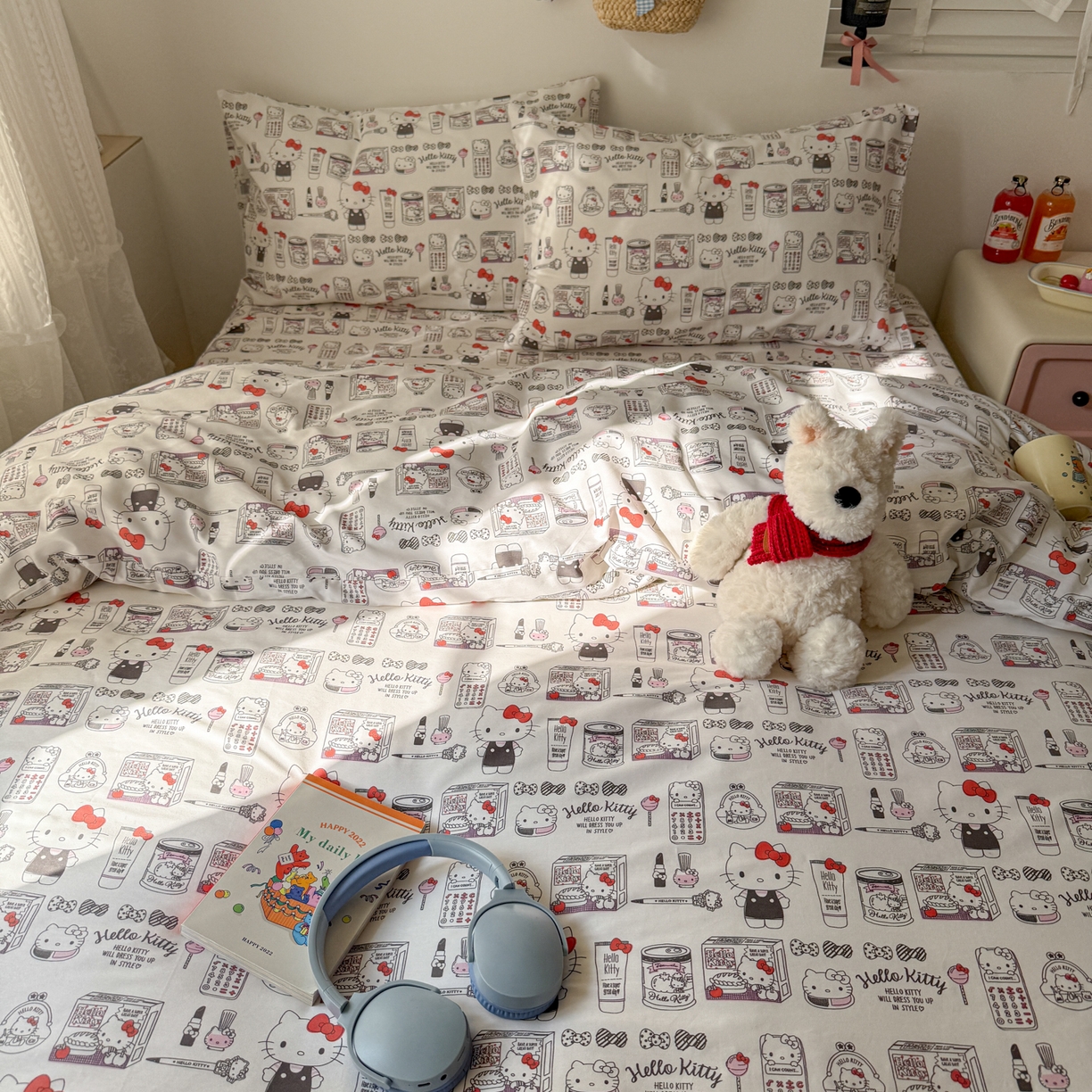 91家纺网 家纺一手货源 找家纺 耀悦家纺 2026新款纯棉四件套正版授权三丽鸥卡通床单床笠被套枕套 Hello Kitty都市