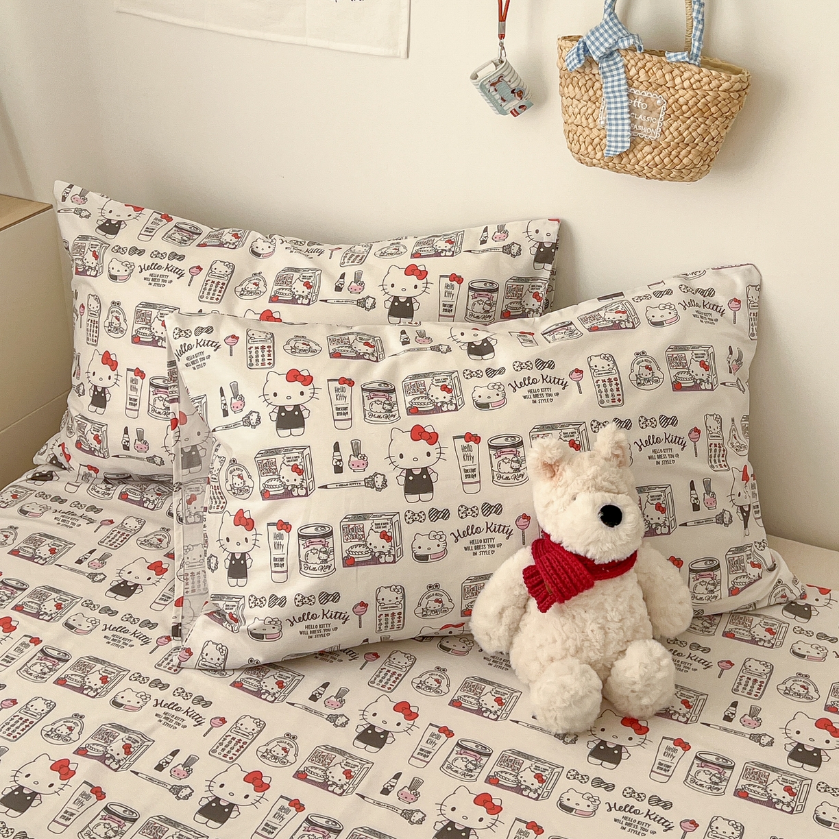 91家纺网 家纺一手货源 找家纺 耀悦家纺 2026新款纯棉四件套正版授权三丽鸥卡通床单床笠被套枕套 Hello Kitty都市