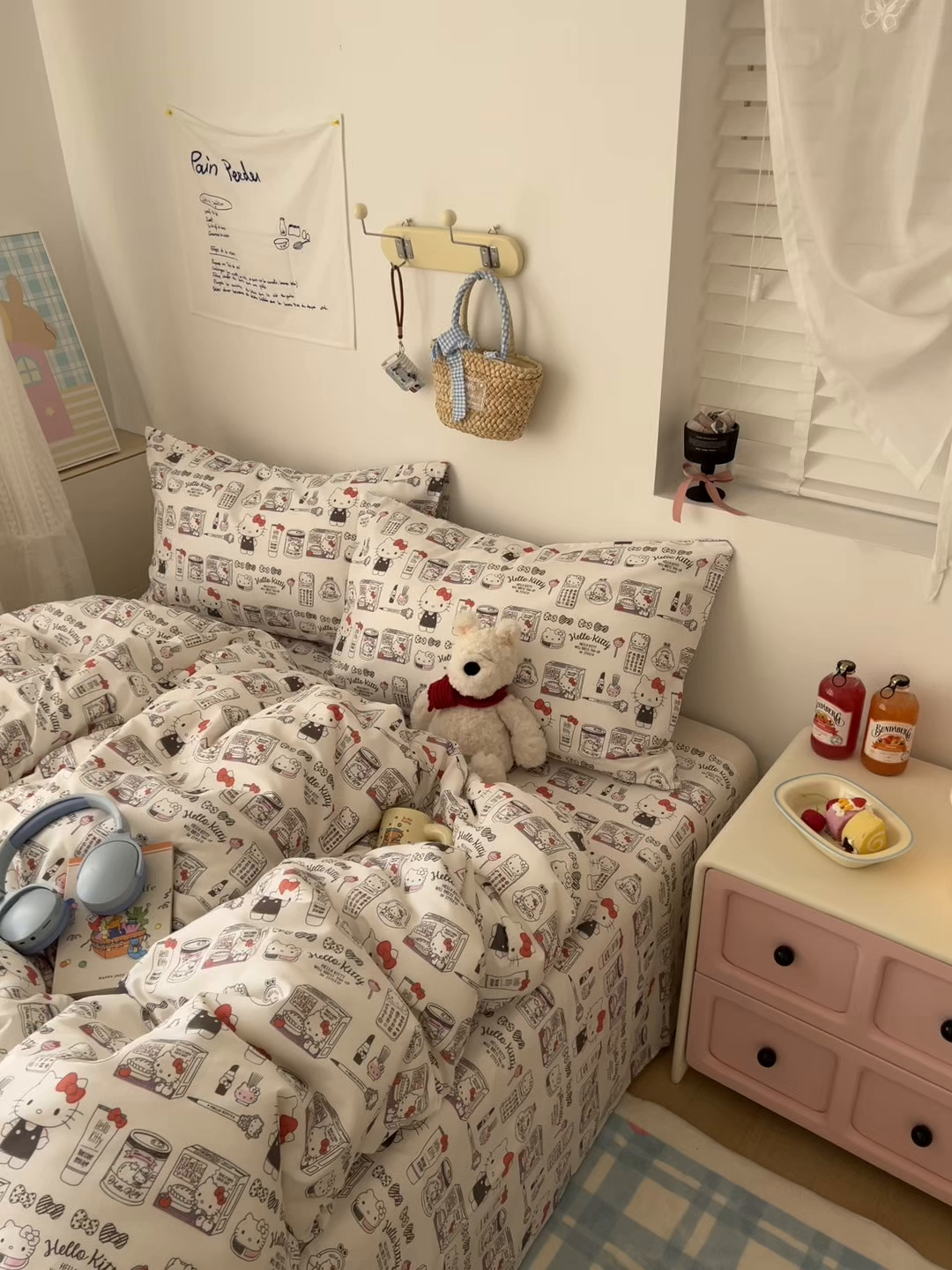 91家纺网 家纺一手货源 找家纺 耀悦家纺 2026新款纯棉四件套正版授权三丽鸥卡通床单床笠被套枕套 Hello Kitty都市