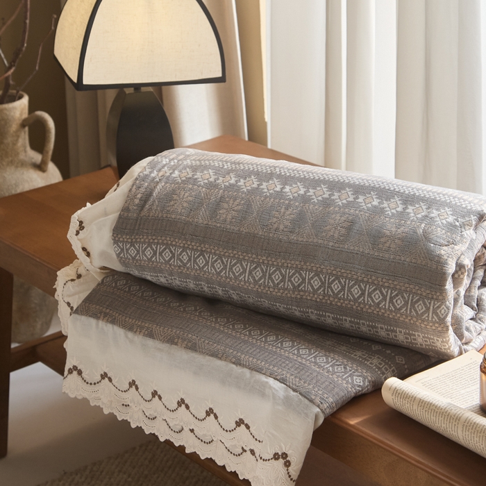 91家纺网 家纺一手货源 找家纺 大彩家居 2026新款全棉提花棉麻夏被夏凉被空调被 远山归音