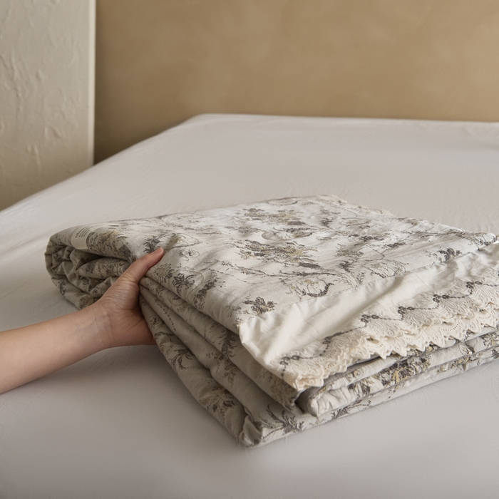 91家纺网 家纺一手货源 找家纺 大彩家居 2026新款全棉提花棉麻夏被夏凉被空调被 宫廷舞曲