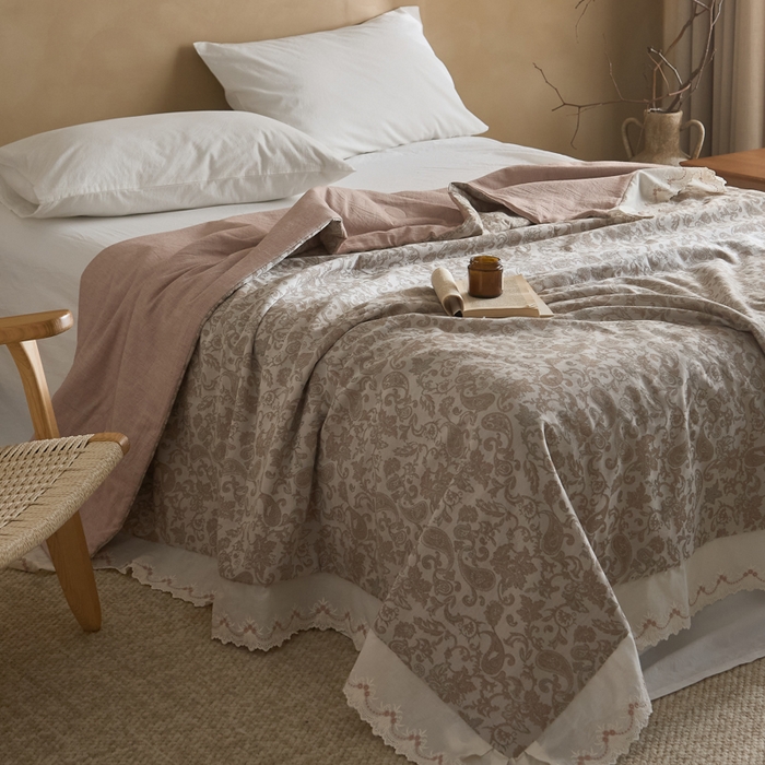 91家纺网 家纺一手货源 找家纺 大彩家居 2026新款全棉提花棉麻夏被夏凉被空调被 流沙印记