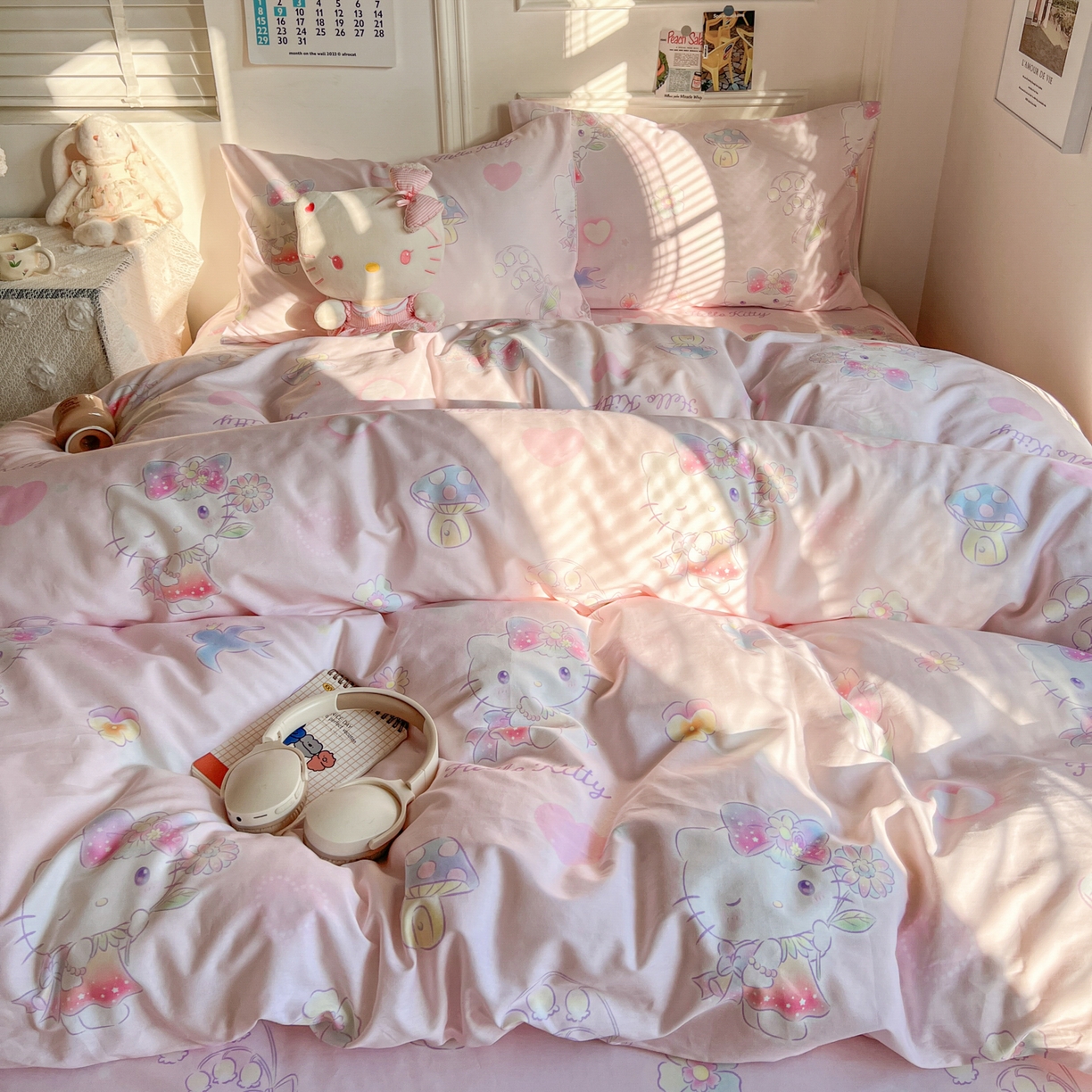 91家纺网 家纺一手货源 找家纺 耀悦家纺 2026新款纯棉四件套正版授权三丽鸥卡通床单床笠被套枕套 Hello Kitty仙草
