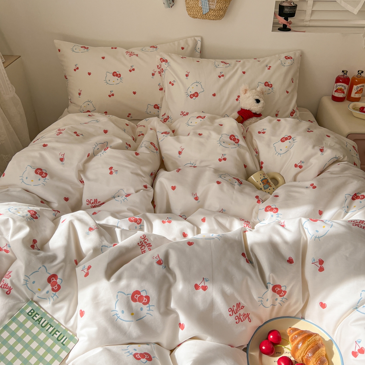 91家纺网 家纺一手货源 找家纺 耀悦家纺 2026新款纯棉四件套正版授权三丽鸥卡通床单床笠被套枕套 Hello Kitty樱桃