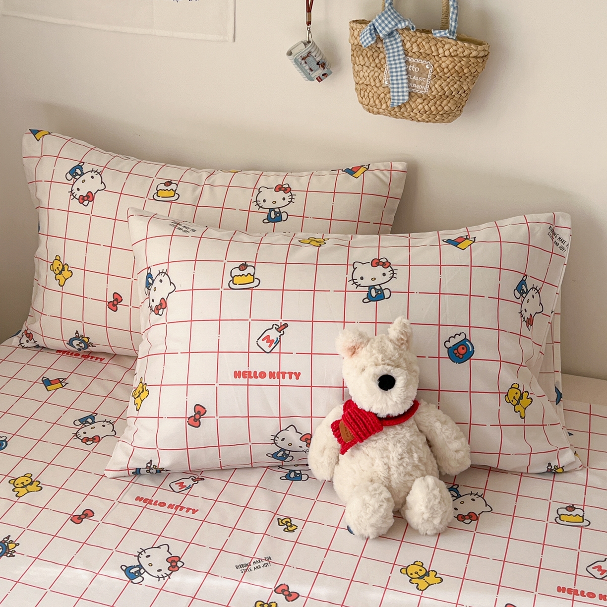 91家纺网 家纺一手货源 找家纺 耀悦家纺 2026新款纯棉四件套正版授权三丽鸥卡通床单床笠被套枕套 Hello Kitty运动