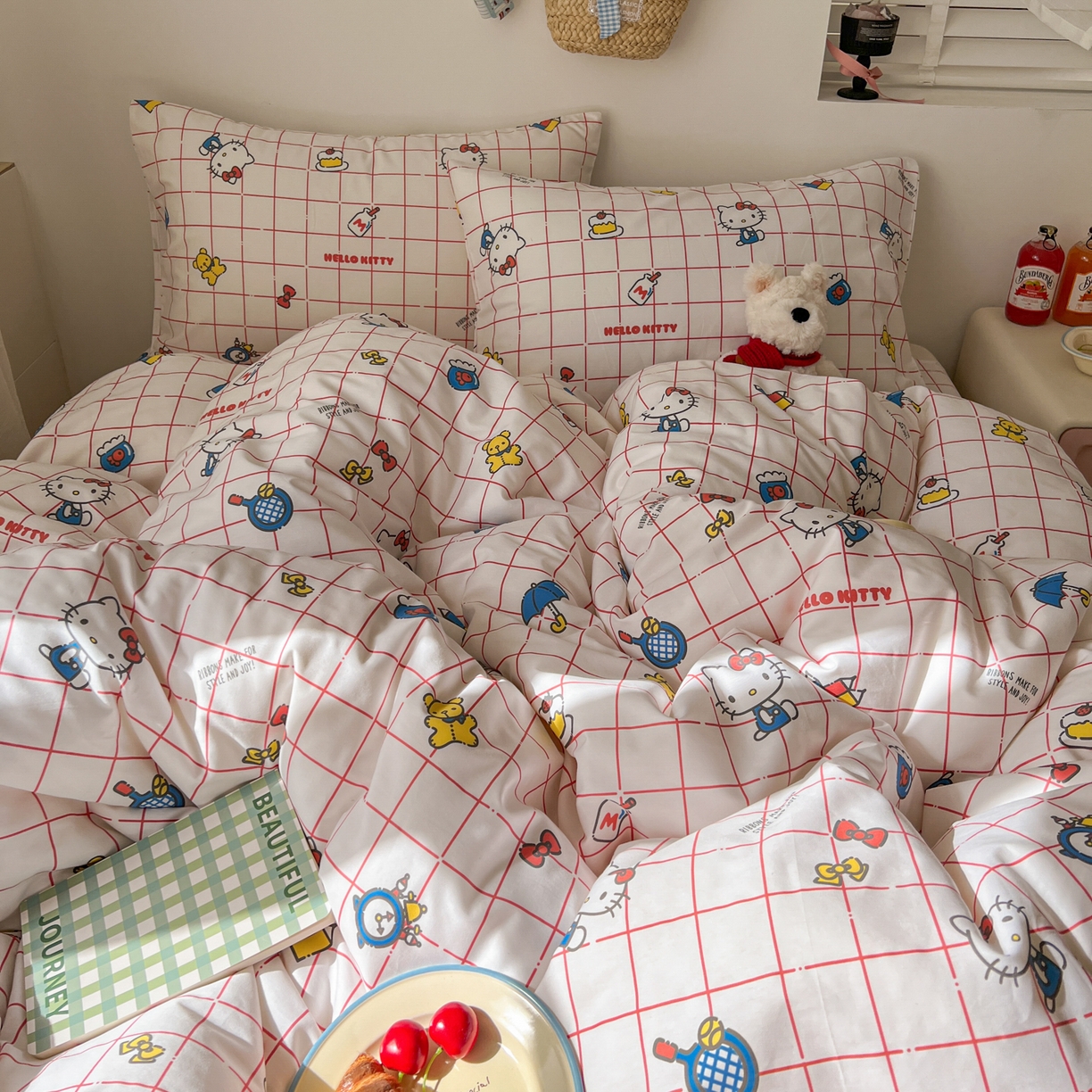 91家纺网 家纺一手货源 找家纺 耀悦家纺 2026新款纯棉四件套正版授权三丽鸥卡通床单床笠被套枕套 Hello Kitty运动