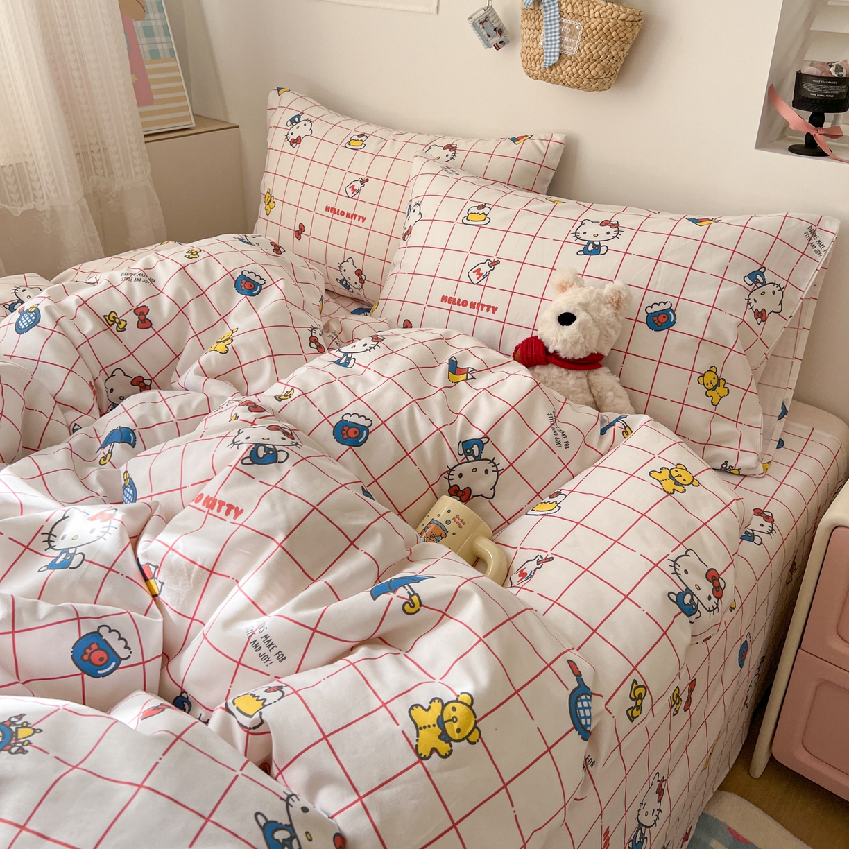 91家纺网 家纺一手货源 找家纺 耀悦家纺 2026新款纯棉四件套正版授权三丽鸥卡通床单床笠被套枕套 Hello Kitty运动