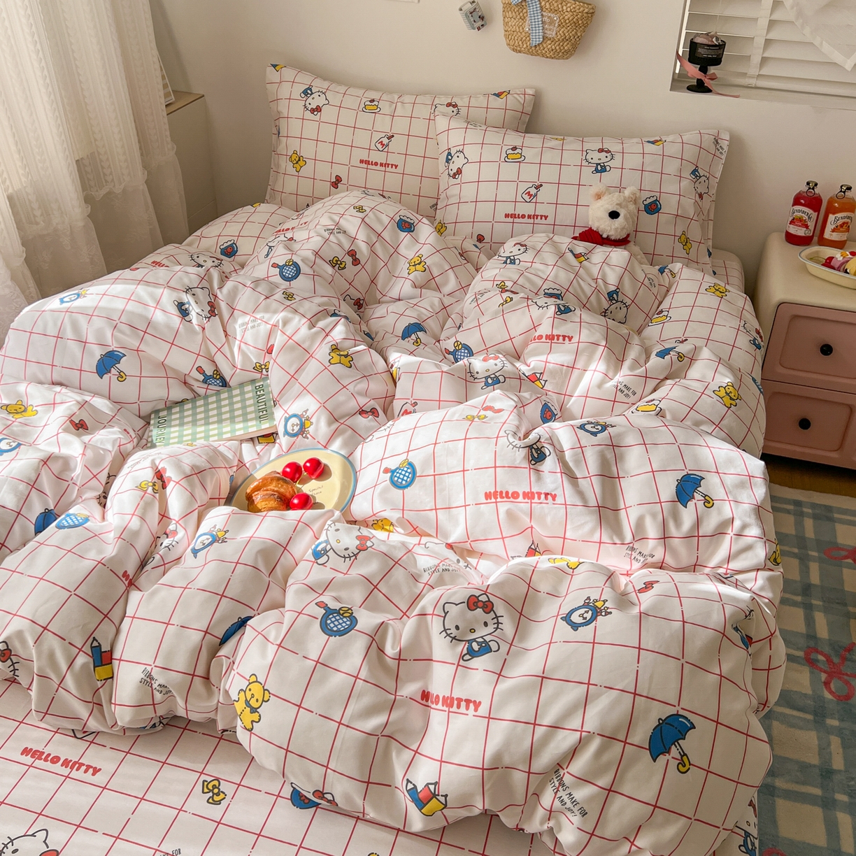 91家纺网 家纺一手货源 找家纺 耀悦家纺 2026新款纯棉四件套正版授权三丽鸥卡通床单床笠被套枕套 Hello Kitty运动