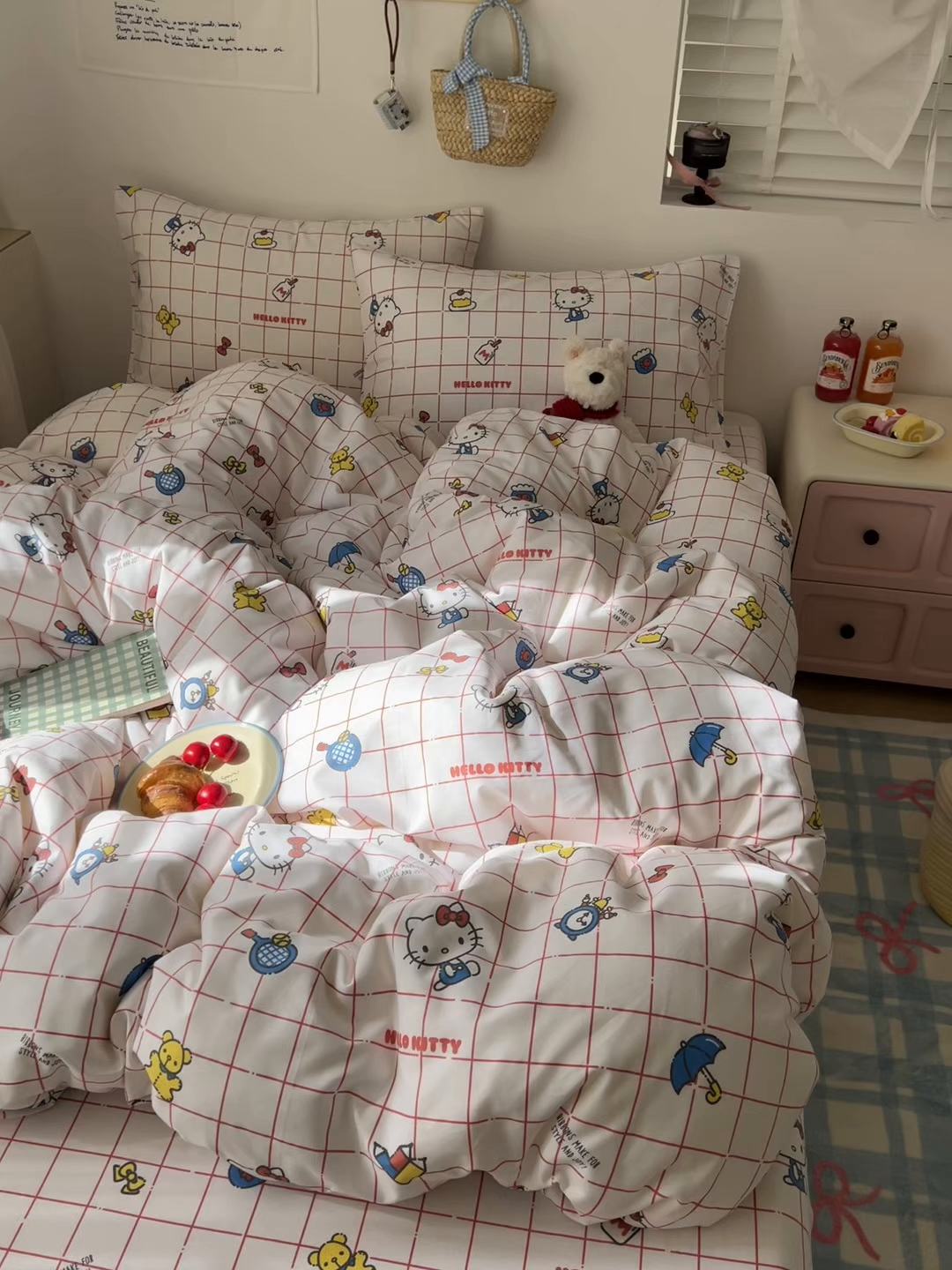 91家纺网 家纺一手货源 找家纺 耀悦家纺 2026新款纯棉四件套正版授权三丽鸥卡通床单床笠被套枕套 Hello Kitty运动