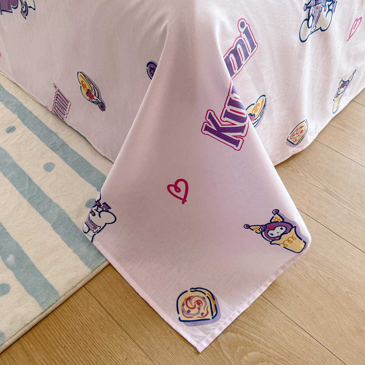 91家纺网 家纺一手货源 找家纺 耀悦家纺 2026新款纯棉四件套正版授权三丽鸥卡通床单床笠被套枕套 布丁库洛米