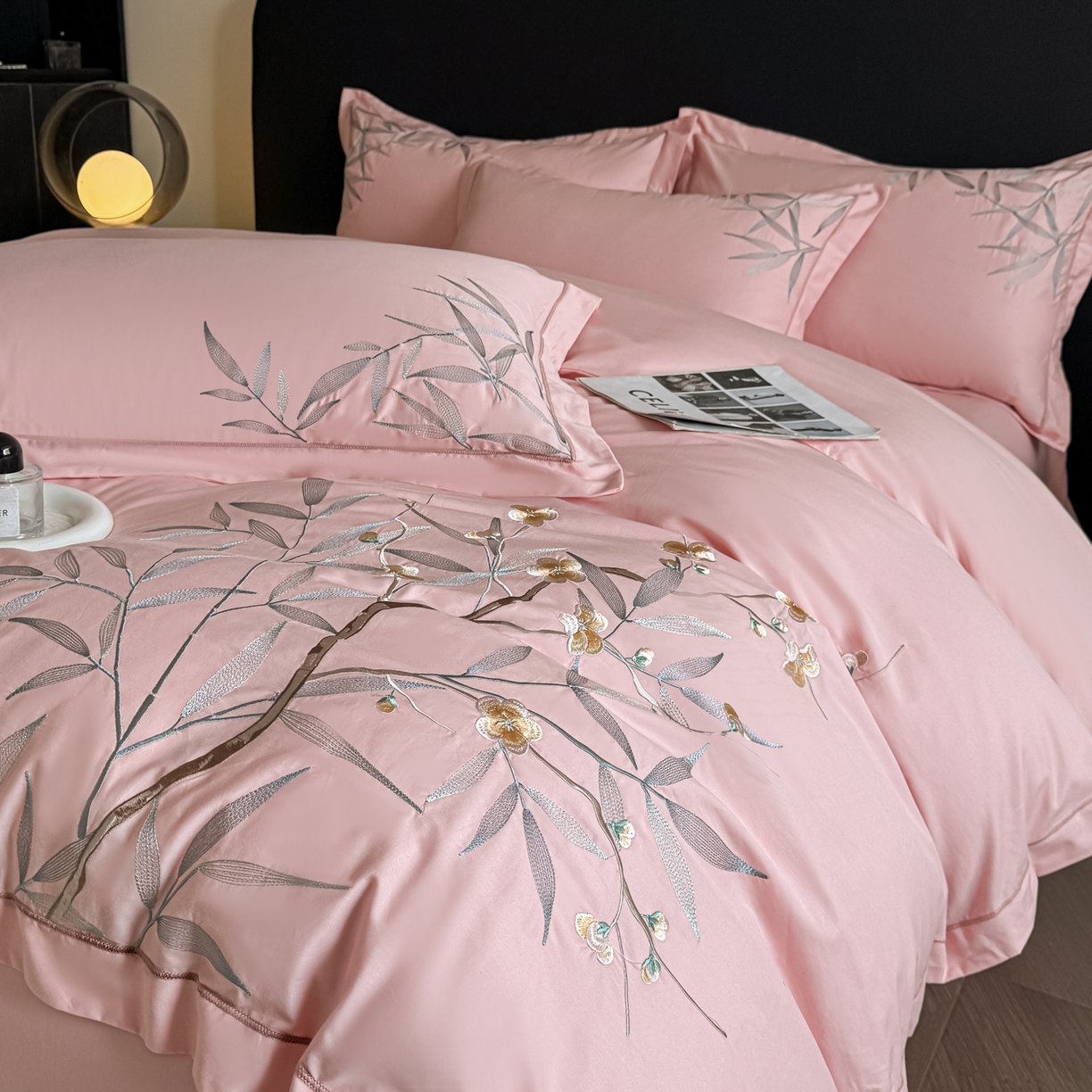 91家纺网 家纺一手货源 找家纺 湘雪家居 2026新款纯棉全棉长绒棉刺绣绣花高端礼盒四件套-竹韵系列 竹韵-粉玉