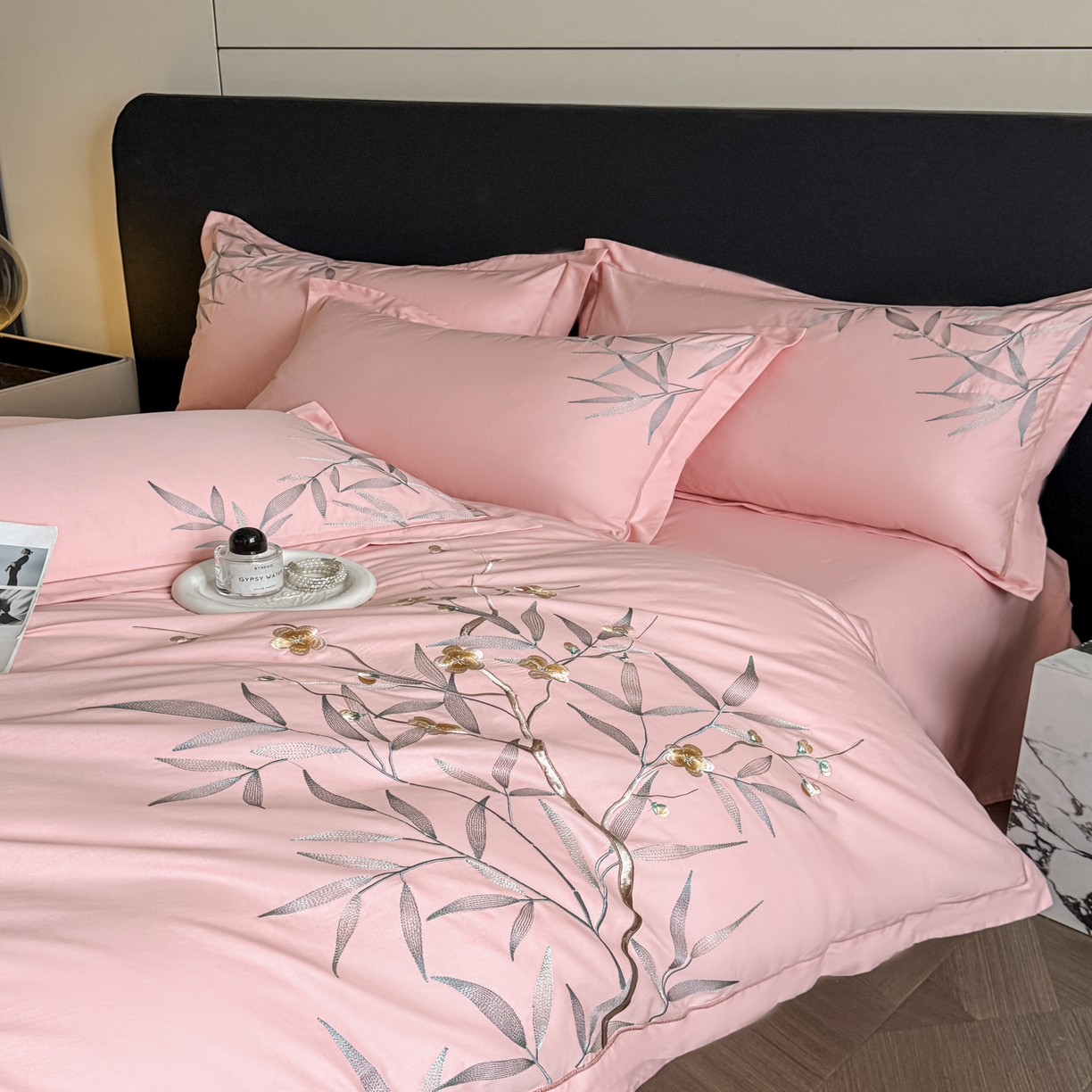 91家纺网 家纺一手货源 找家纺 湘雪家居 2026新款纯棉全棉长绒棉刺绣绣花高端礼盒四件套-竹韵系列 竹韵-粉玉