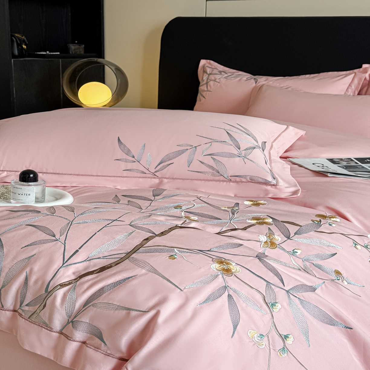 91家纺网 家纺一手货源 找家纺 湘雪家居 2026新款纯棉全棉长绒棉刺绣绣花高端礼盒四件套-竹韵系列 竹韵-粉玉