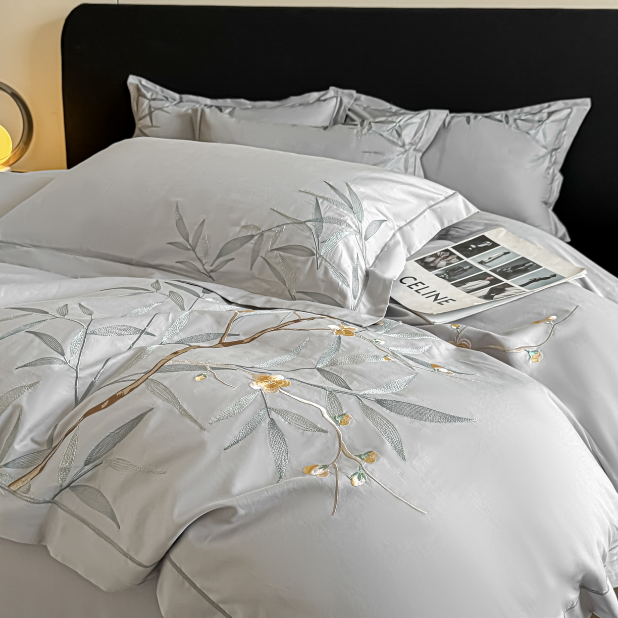 91家纺网 家纺一手货源 找家纺 湘雪家居 2026新款纯棉全棉长绒棉刺绣绣花高端礼盒四件套-竹韵系列 竹韵-浅灰