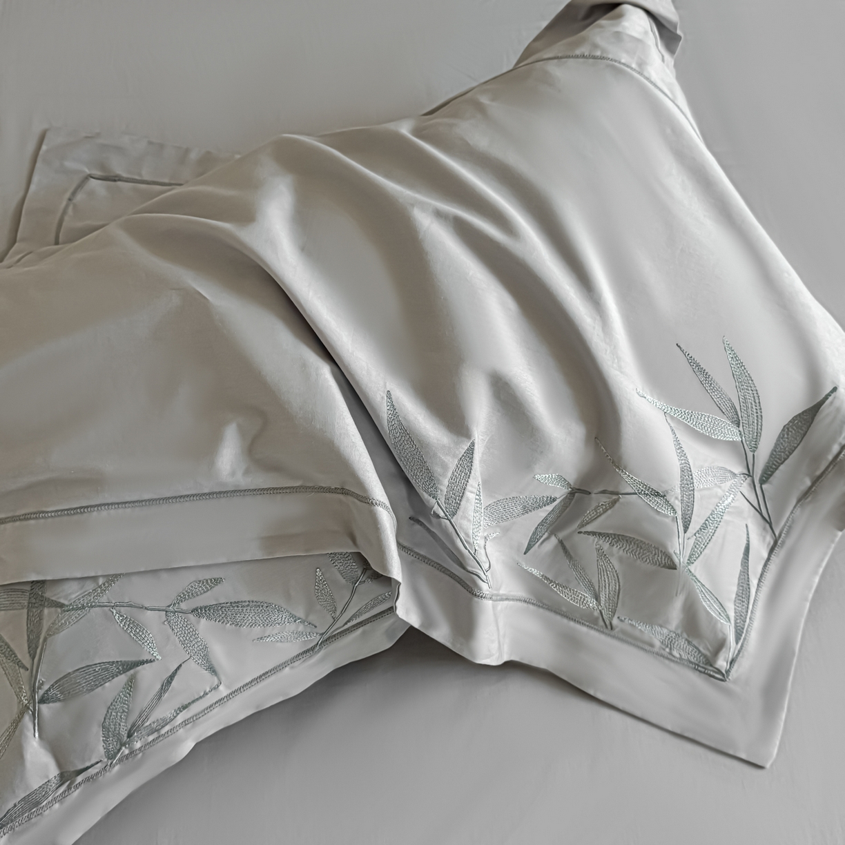 91家纺网 家纺一手货源 找家纺 湘雪家居 2026新款纯棉全棉长绒棉刺绣绣花高端礼盒四件套-竹韵系列 竹韵-浅灰