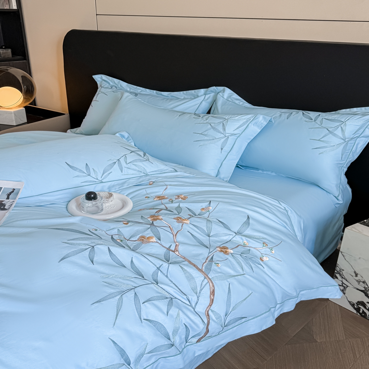 91家纺网 家纺一手货源 找家纺 湘雪家居 2026新款纯棉全棉长绒棉刺绣绣花高端礼盒四件套-竹韵系列 竹韵-天空蓝