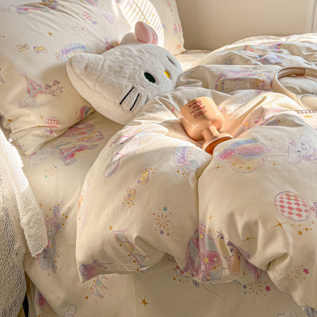 91家纺网 家纺一手货源 找家纺 耀悦家纺 2026新款纯棉四件套正版授权三丽鸥卡通床单床笠被套枕套 游乐园玉桂狗