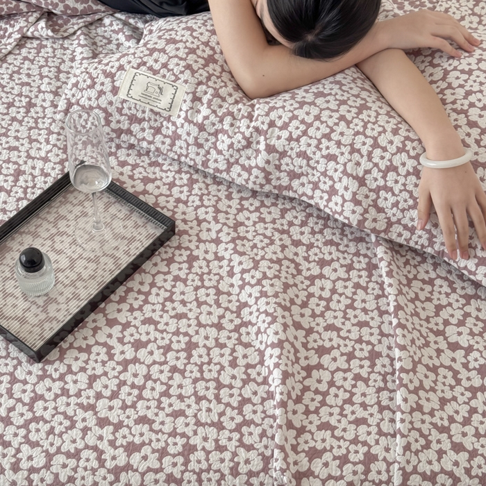 91家纺网 家纺一手货源 找家纺 乐家毛巾被（工厂自产自销） 2026新款精梳安心棉色织提花床盖毛巾被两用 繁花床盖