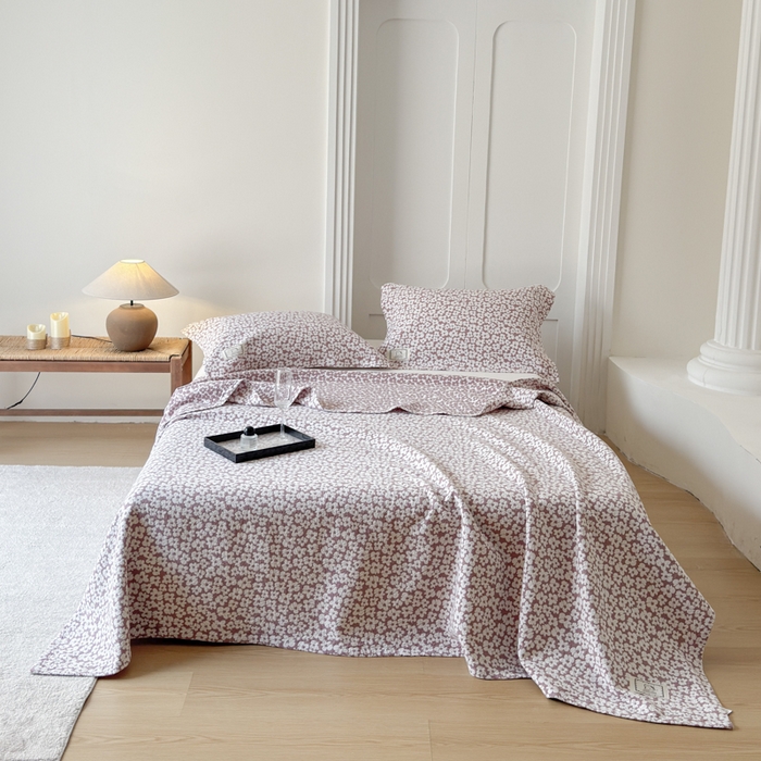 91家纺网 家纺一手货源 找家纺 乐家毛巾被（工厂自产自销） 2026新款精梳安心棉色织提花床盖毛巾被两用 繁花床盖