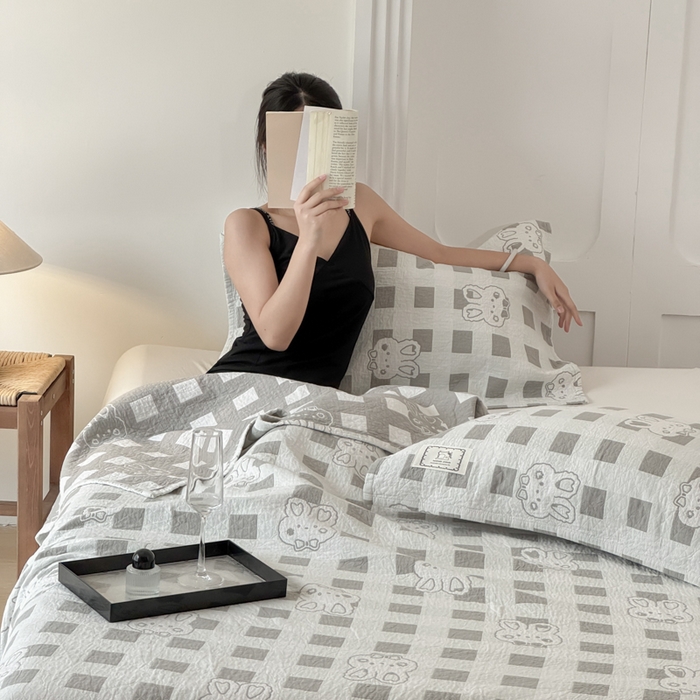 91家纺网 家纺一手货源 找家纺 乐家毛巾被（工厂自产自销） 2026新款精梳安心棉色织提花床盖毛巾被两用 格纹兔头床盖