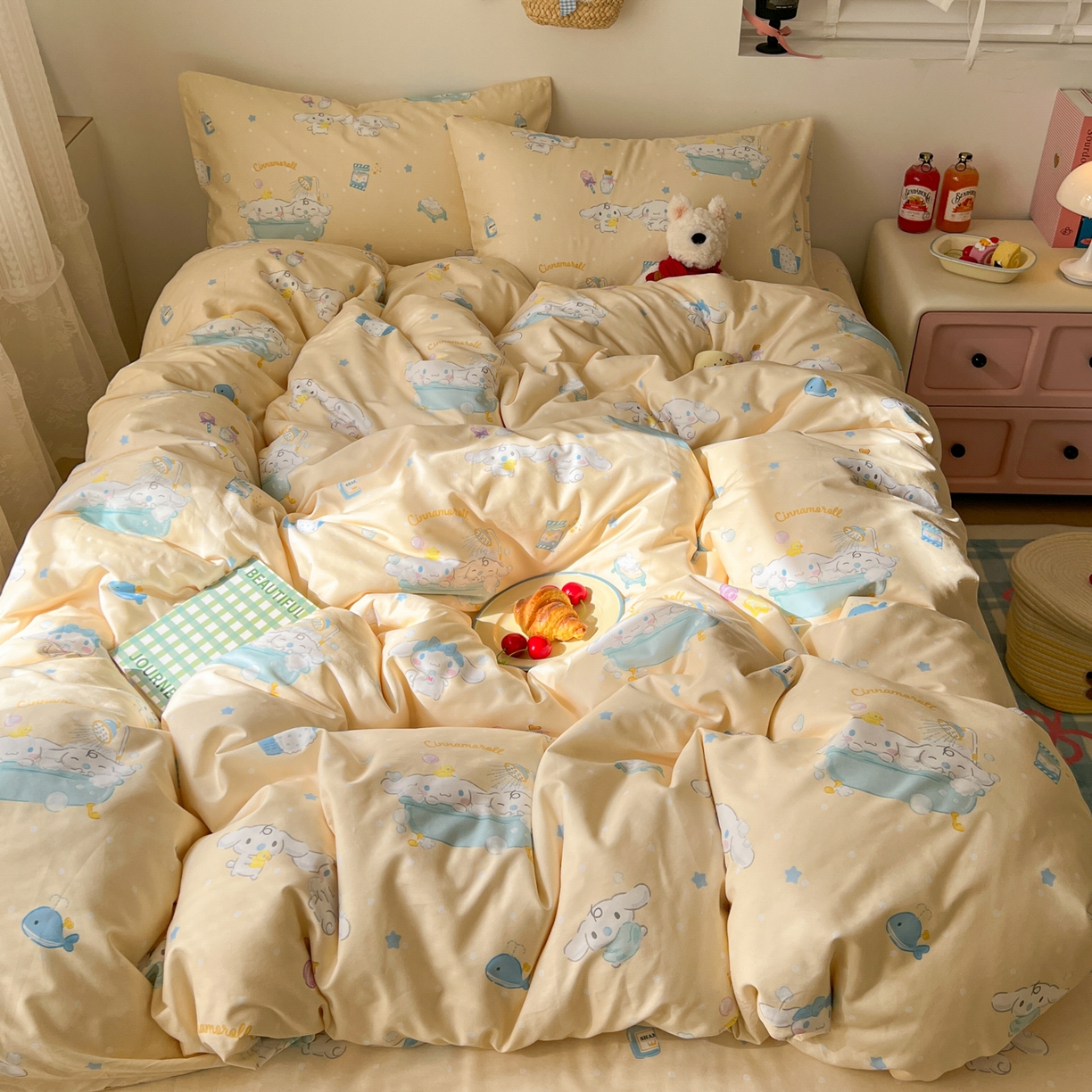 91家纺网 家纺一手货源 找家纺 耀悦家纺 2026新款纯棉四件套正版授权三丽鸥卡通床单床笠被套枕套 玉桂狗沐浴