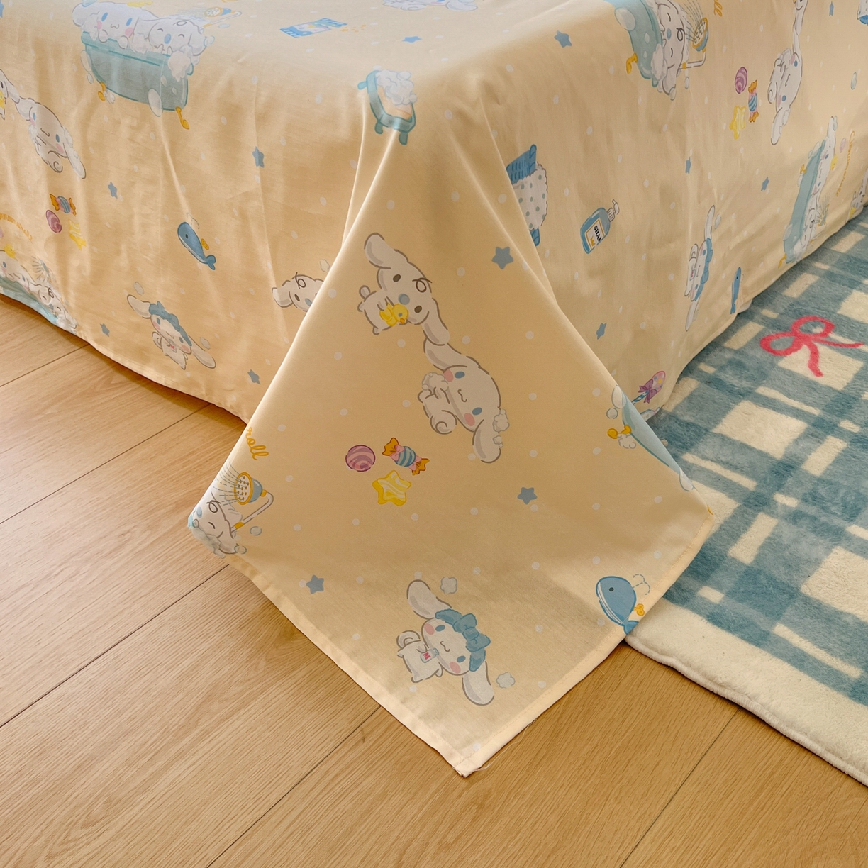 91家纺网 家纺一手货源 找家纺 耀悦家纺 2026新款纯棉四件套正版授权三丽鸥卡通床单床笠被套枕套 玉桂狗沐浴