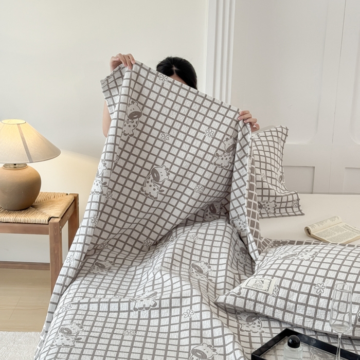 91家纺网 家纺一手货源 找家纺 乐家毛巾被（工厂自产自销） 2026新款精梳安心棉色织提花床盖毛巾被两用 格子长颈鹿床盖