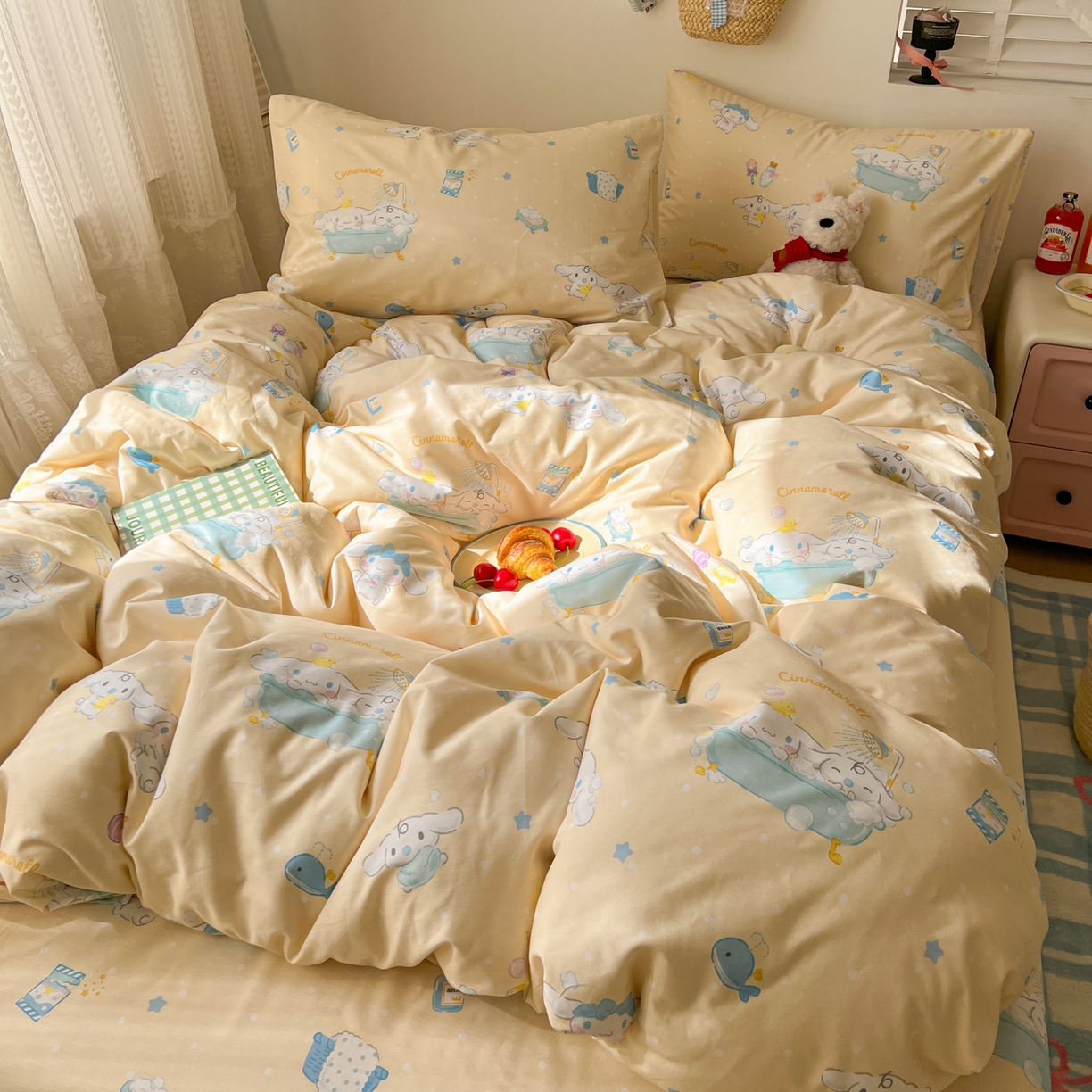 91家纺网 家纺一手货源 找家纺 耀悦家纺 2026新款纯棉四件套正版授权三丽鸥卡通床单床笠被套枕套 玉桂狗沐浴