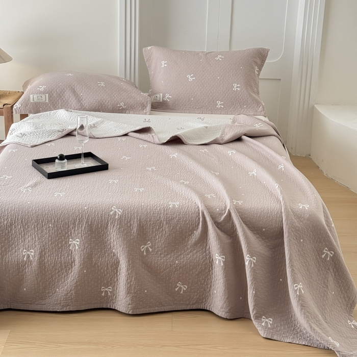 91家纺网 家纺一手货源 找家纺 乐家毛巾被（工厂自产自销） 2026新款精梳安心棉色织提花床盖毛巾被两用 蝴蝶结床盖