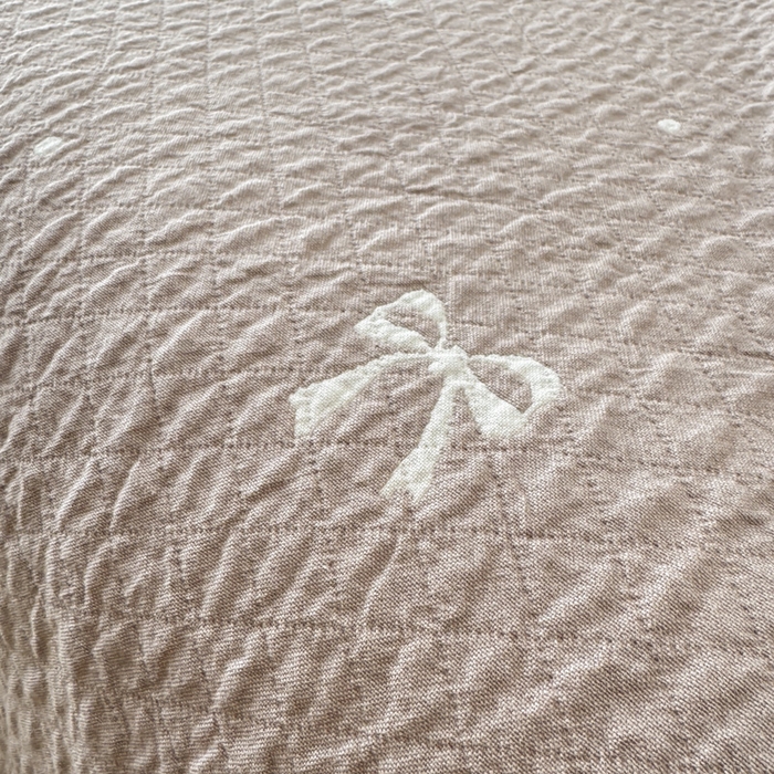 91家纺网 家纺一手货源 找家纺 乐家毛巾被（工厂自产自销） 2026新款精梳安心棉色织提花床盖毛巾被两用 蝴蝶结床盖