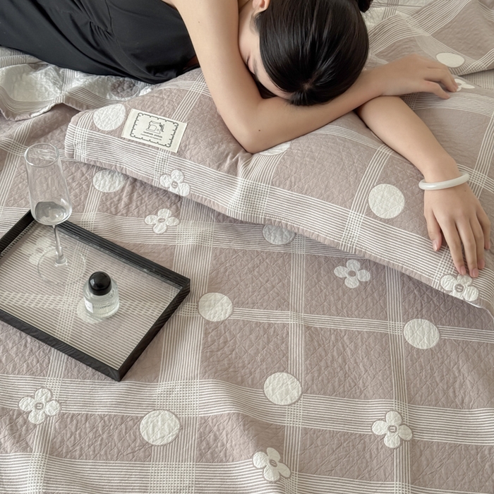 91家纺网 家纺一手货源 找家纺 乐家毛巾被（工厂自产自销） 2026新款精梳安心棉色织提花床盖毛巾被两用 花遇圆床盖