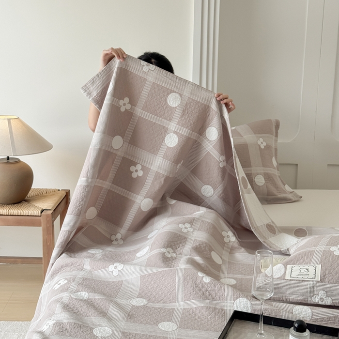 91家纺网 家纺一手货源 找家纺 乐家毛巾被（工厂自产自销） 2026新款精梳安心棉色织提花床盖毛巾被两用 花遇圆床盖