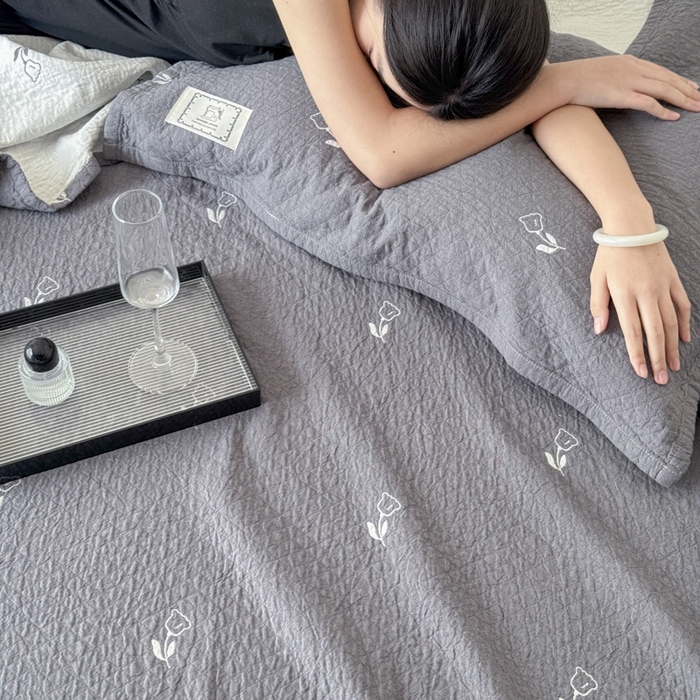 91家纺网 家纺一手货源 找家纺 乐家毛巾被（工厂自产自销） 2026新款精梳安心棉色织提花床盖毛巾被两用 小碎花眠床盖