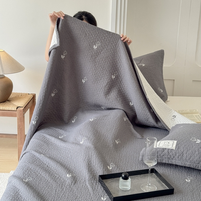 91家纺网 家纺一手货源 找家纺 乐家毛巾被（工厂自产自销） 2026新款精梳安心棉色织提花床盖毛巾被两用 小碎花眠床盖