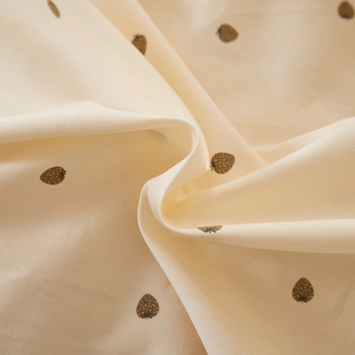 91家纺网 家纺一手货源 找家纺 一米阳光 2026年春夏新款小清新花边款全棉纯棉四件套 草莓点点