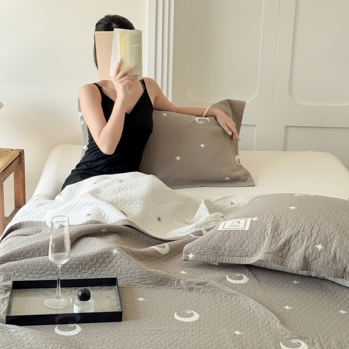 91家纺网 家纺一手货源 找家纺 乐家毛巾被（工厂自产自销） 2026新款精梳安心棉色织提花床盖毛巾被两用 星月床盖