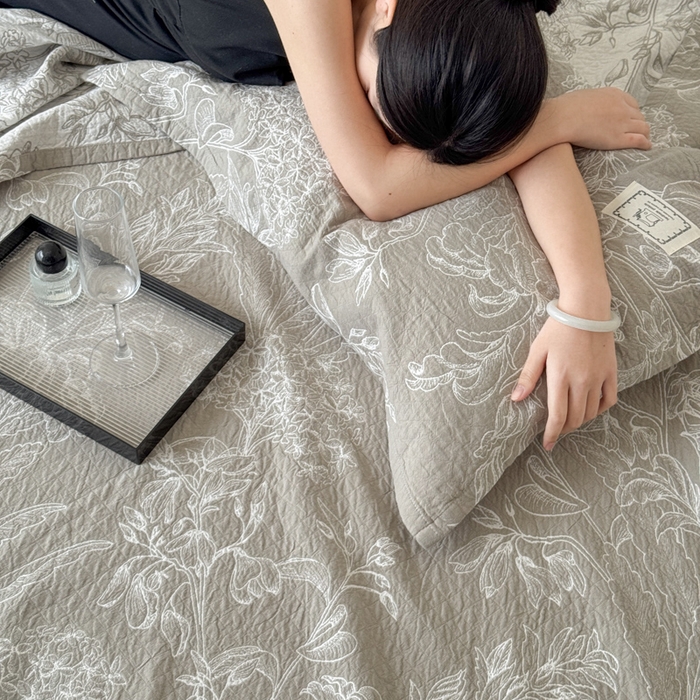 91家纺网 家纺一手货源 找家纺 乐家毛巾被（工厂自产自销） 2026新款精梳安心棉色织提花床盖毛巾被两用 野间草木床盖