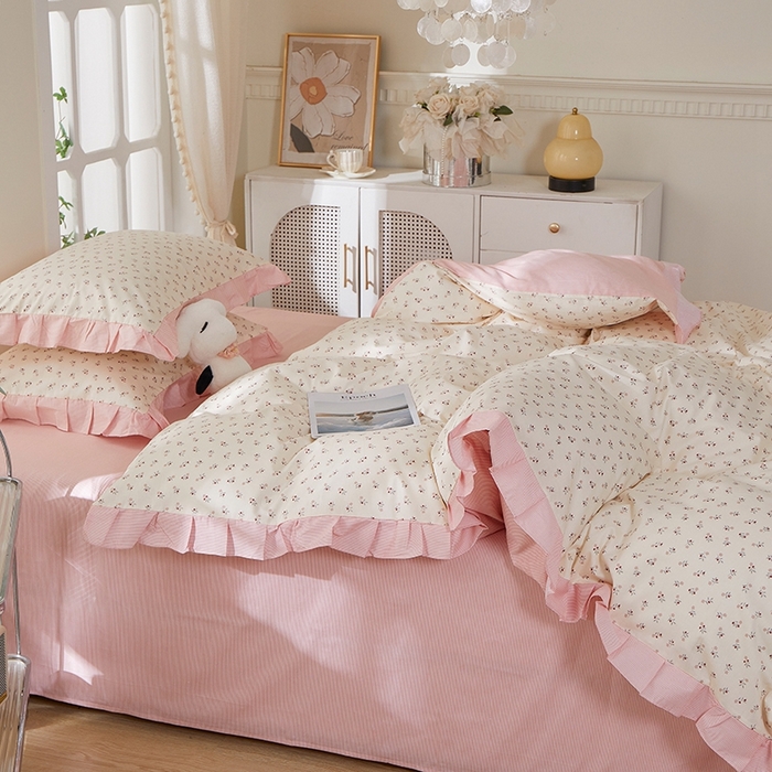 91家纺网 家纺一手货源 找家纺 一米阳光 2026年春夏新款小清新花边款全棉纯棉四件套 花涧