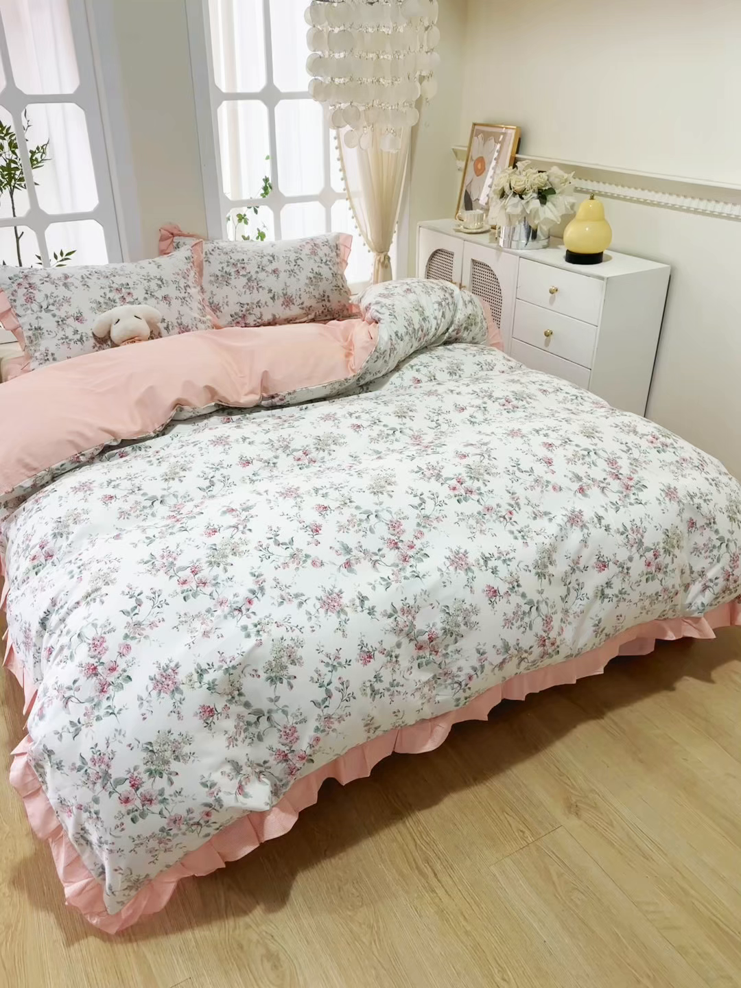 91家纺网 家纺一手货源 找家纺 一米阳光 2026年春夏新款小清新花边款全棉纯棉四件套 洛克庄园