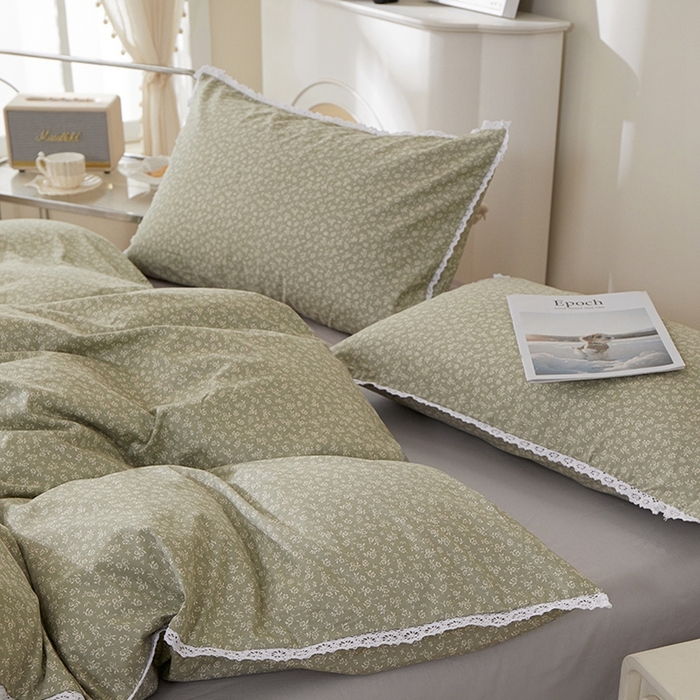 91家纺网 家纺一手货源 找家纺 一米阳光 2026年春夏新款小清新白色小花边全棉纯棉四件套 古堡花园~灰绿