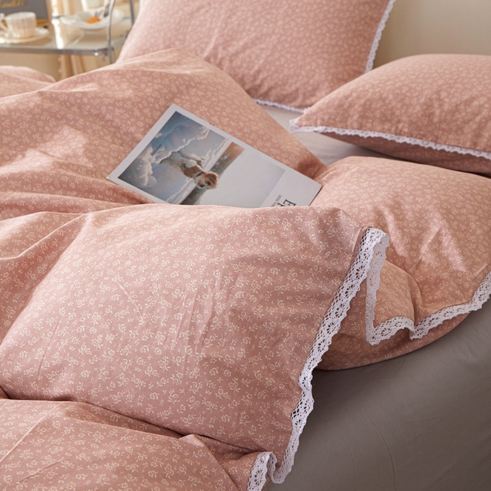 91家纺网 家纺一手货源 找家纺 一米阳光 2026年春夏新款小清新白色小花边全棉纯棉四件套 古堡花园~粉