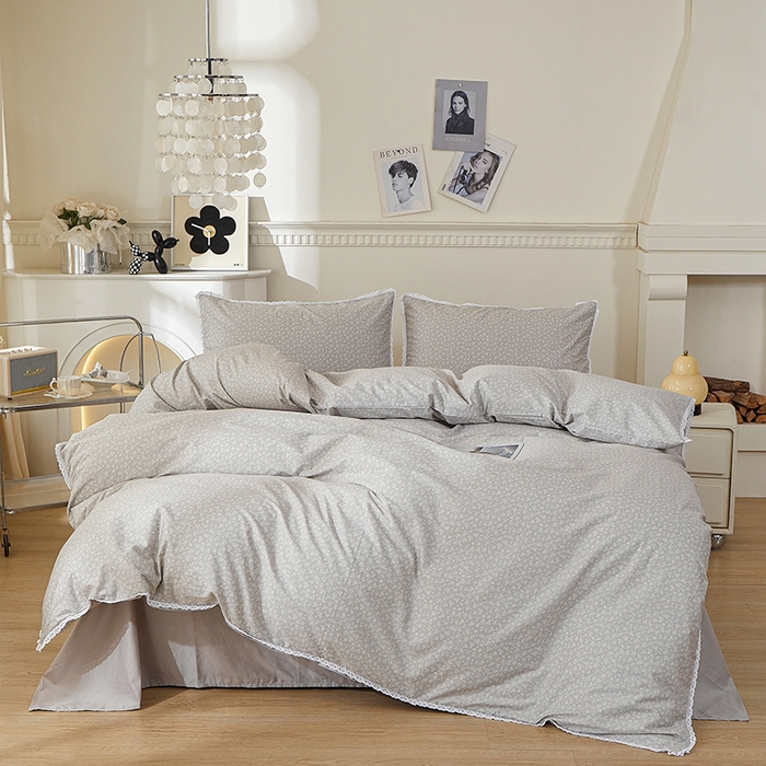 91家纺网 家纺一手货源 找家纺 一米阳光 2026年春夏新款小清新白色小花边全棉纯棉四件套 古堡花园~浅灰