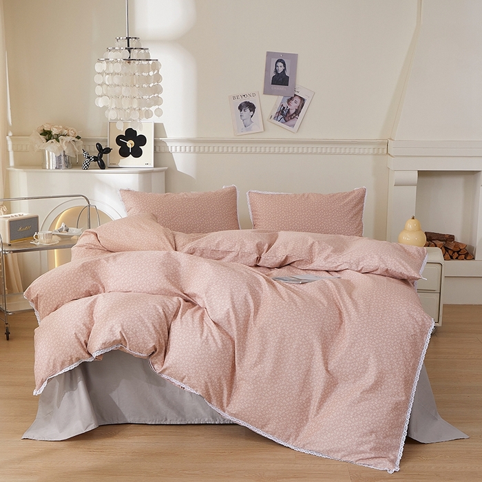 91家纺网 家纺一手货源 找家纺 一米阳光 2026年春夏新款小清新白色小花边全棉纯棉四件套 古堡花园~粉