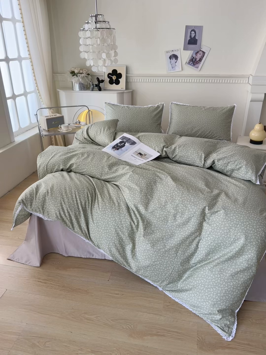 91家纺网 家纺一手货源 找家纺 一米阳光 2026年春夏新款小清新白色小花边全棉纯棉四件套 古堡花园~灰绿