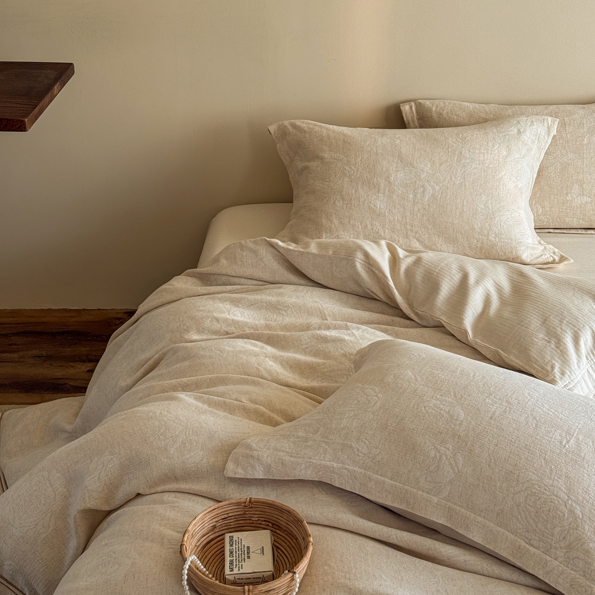 91家纺网 家纺一手货源 找家纺 澳萝拉 2026新款棉麻提花压边四件套 云端