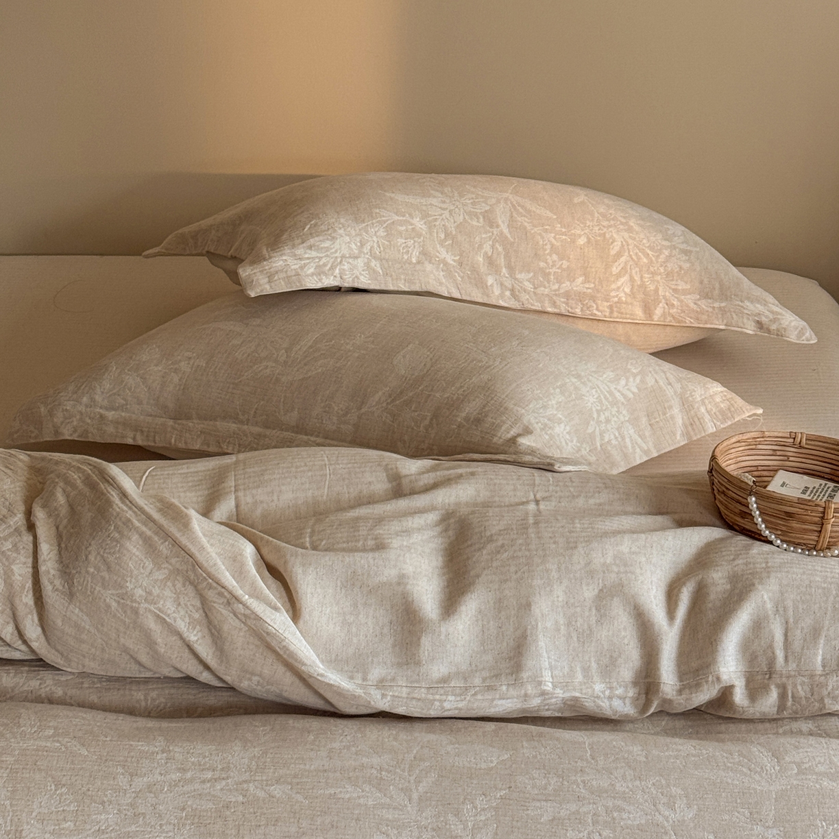 91家纺网 家纺一手货源 找家纺 澳萝拉 2026新款棉麻提花压边四件套 如梦令