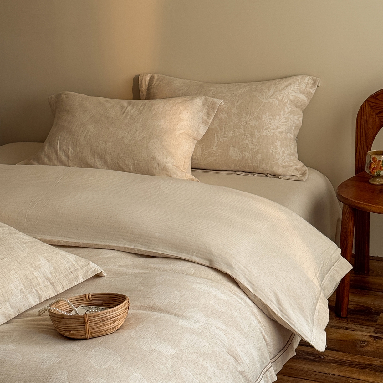 91家纺网 家纺一手货源 找家纺 澳萝拉 2026新款棉麻提花压边四件套 锦瑟